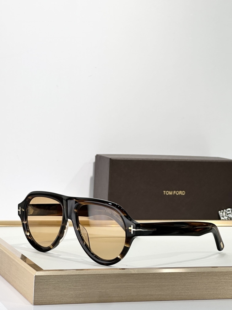 TOM FORD